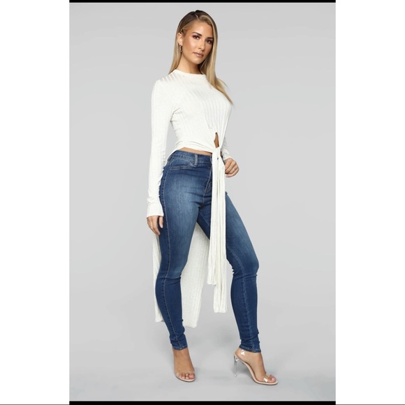 Fashion Nova Tops - 🌙Looking for you top🌙
